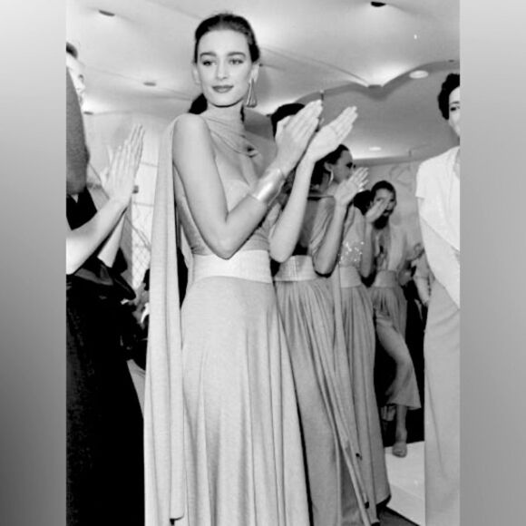 Donna Karan Spring 1987 Runway Cayman Alligator Contour Belt - Picture 13 of 16